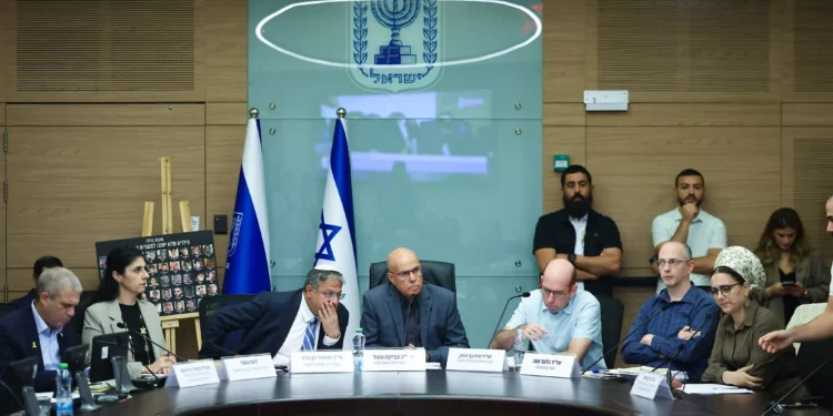El Comité de Seguridad Nacional de la Knesset se reúne el 3 de noviembre de 2025 para debatir una ley que permite la pena de muerte para los terroristas (Chaim Goldberg/Flash90).
