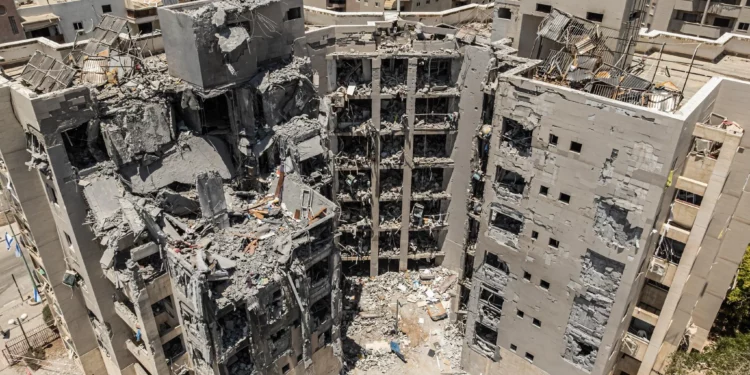 Ministros impulsan ley para acelerar rehabilitación de las zonas afectadas por misiles iraníes