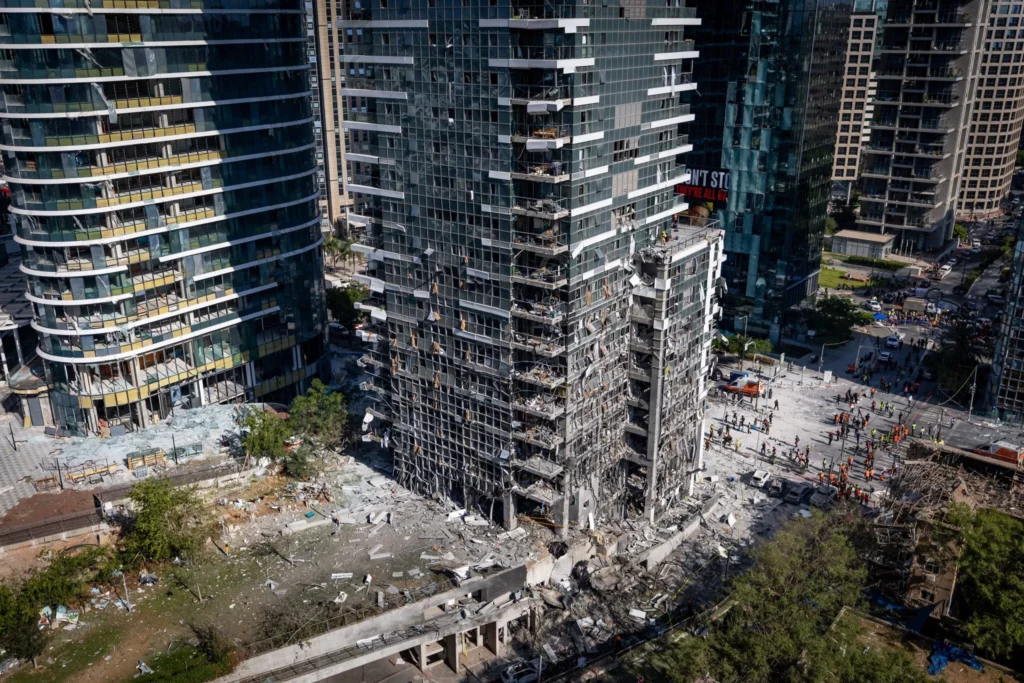 Irán pagó a un israelí para que fotografiara lugar de impacto del misil en Ramat Gan