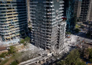 Irán pagó a un israelí para que fotografiara lugar de impacto del misil en Ramat Gan