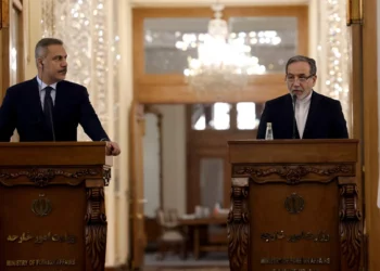 Irán y Turquía acuerdan construir conexión ferroviaria comercial en la antigua Ruta de la Seda