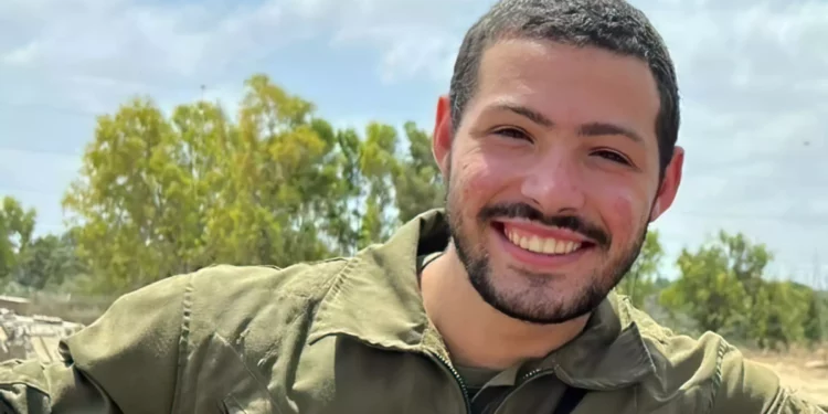 El cuerpo del soldado de las FDI Itay Chen, muerto luchando contra Hamás el 7 de octubre, devuelto a Israel