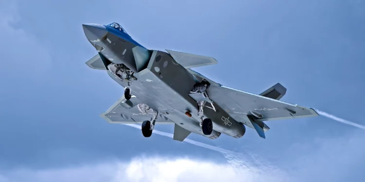 China iguala al F-22: el J-20 desafía la superioridad aérea de EE. UU.