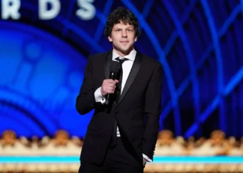 Jesse Eisenberg dice que donará uno de sus riñones