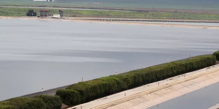 Por primera vez en el mundo: Israel comienza a bombear agua desalinizada al mar de Galilea