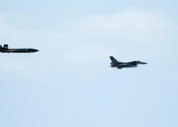 El Kizilelma no tripulado de Turquía derrota a un F-16