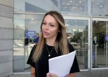 Levantan silencio: Modelo israelí sospechosa de asesinato