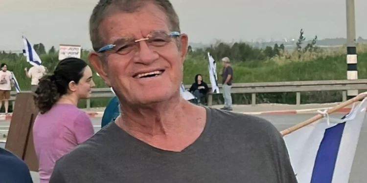 Rehén asesinado devuelto por Hamás identificado como Meny Godard