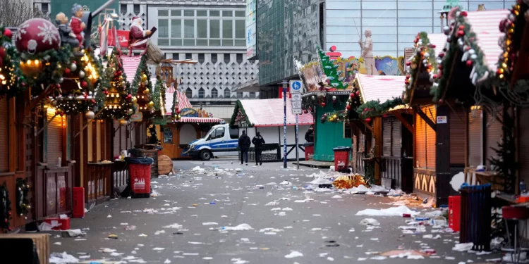 Médico saudí va a juicio por ataque mortal al mercado navideño alemán el año pasado