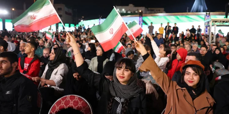 Irán recurre a “concesiones calibradas” mientras intensifica la represión política