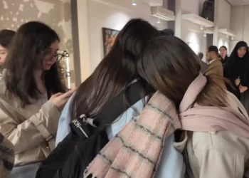 Vídeo “vulgar” de mujeres sin velo en exposición de arte desata polémica en Irán