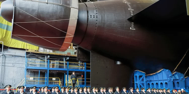 Rusia lanza “nave nodriza” de propulsión nuclear para drones de ataque submarinos