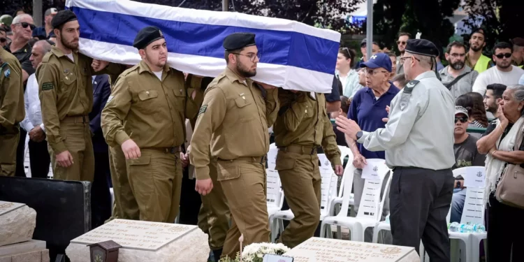 Sepultan a Oz Daniel en Kfar Saba: Su cuerpo estuvo secuestrado en Gaza dsde el 7 de octubre