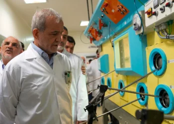 Irán promete reconstruir las instalaciones nucleares con “mayor fuerza”