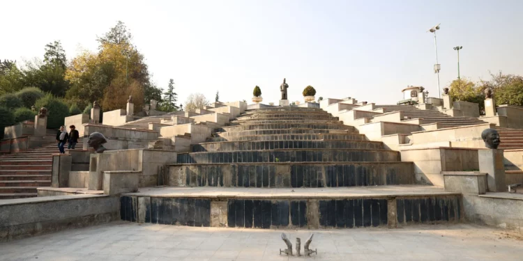 Irán inicia siembra de nubes ante la sequía más grave en décadas