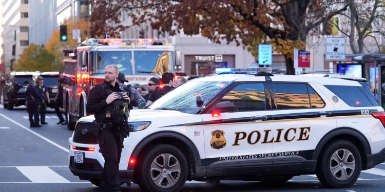 El tirador apuntó directamente contra la Guardia Nacional cerca de la Casa Blanca