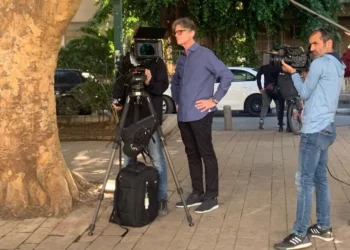 Trank se muda a Israel para filmar la reconstrucción del 7 de octubre