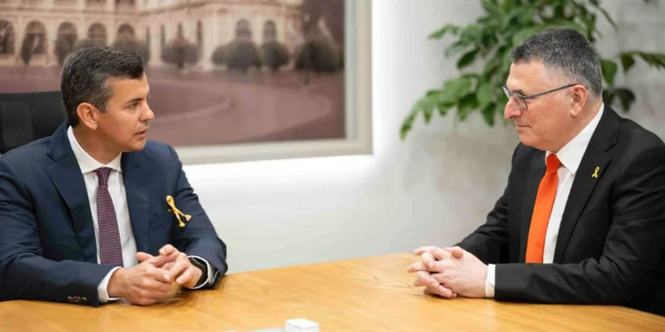 Ministro de Exteriores de Israel se reúne con el presidente paraguayo en Asunción