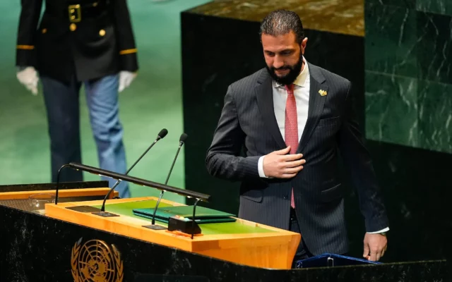 El Consejo de Seguridad de la ONU retira las sanciones a Sharaa de Siria