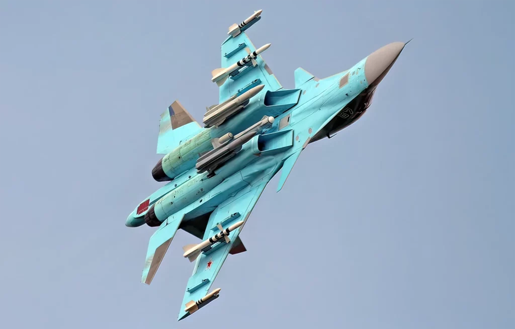 Su-34 extiende su alcance con la bomba UMPB D-30SN guiada planadora