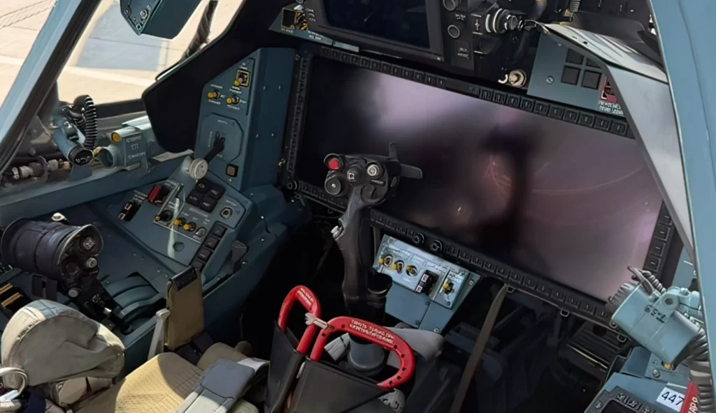 Nueva pantalla de gran angular en prototipo de caza Su-57