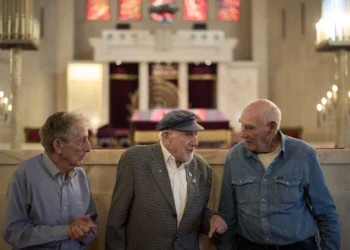 Supervivientes israelíes de la Kristallnacht conmemoran el 87.º aniversario