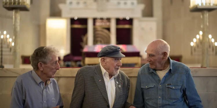 Supervivientes israelíes de la Kristallnacht conmemoran el 87.º aniversario