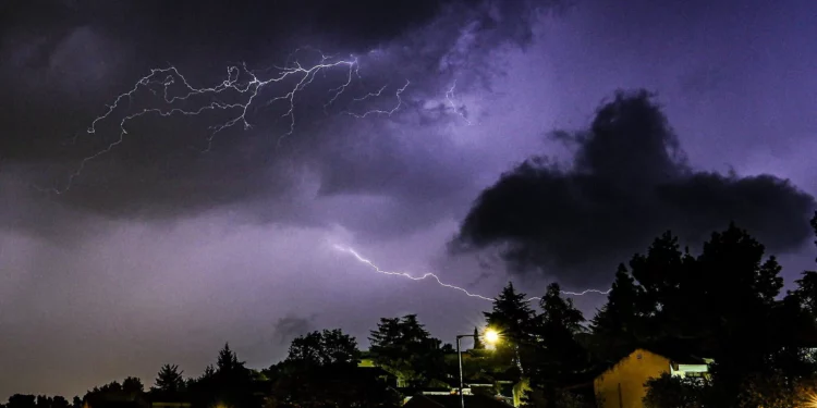 Primeras lluvias y tormentas ingresan a Israel tras inicio cálido