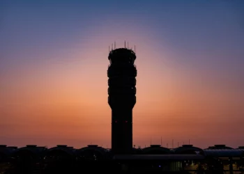 Amenaza de bomba suspende vuelos en el aeropuerto Reagan de Washington
