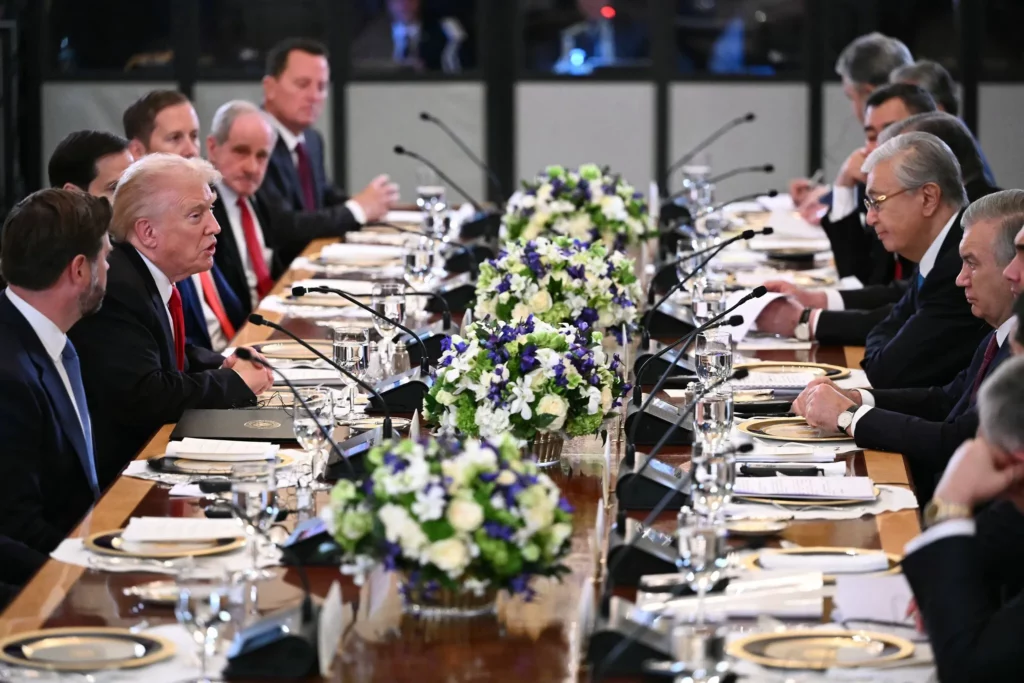 Vance: Kazajistán se une a los Acuerdos de Abraham y da “impulso” a la iniciativa