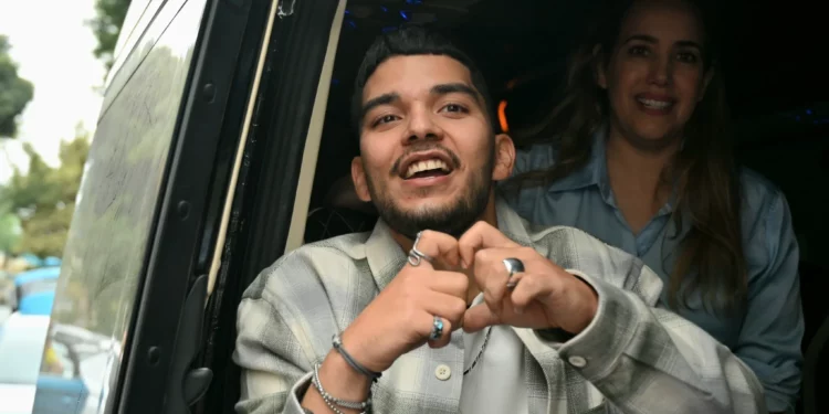 El rehén liberado Yosef-Haim Ohana regresa a casa tras la rehabilitación