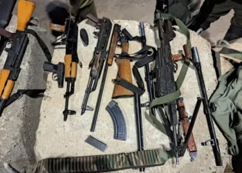 Armas encontradas por las fuerzas israelíes tras un intento de contrabando desde Siria a Israel, en una fotografía distribuida el 19 de noviembre de 2025. (Shin Bet)