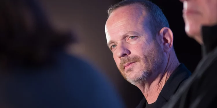 Archivo: Periodista Tal Lev Ram en la conferencia de Maariv en Herzliya, el 25 de diciembre de 2019 (Miriam Alster/FLASH90)