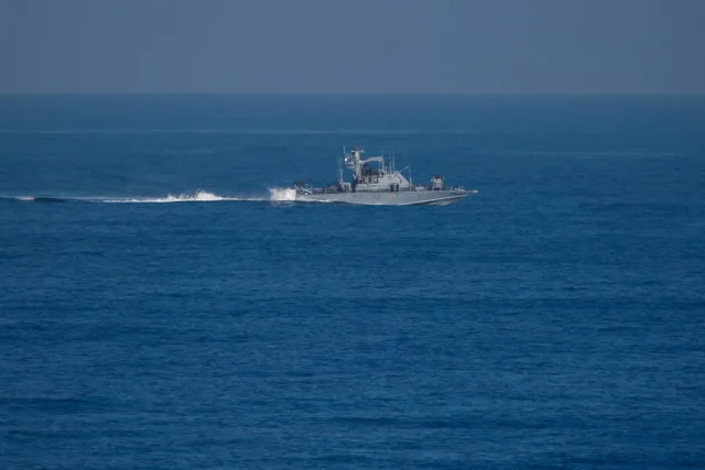 La Armada rescata a tres civiles que se estaban ahogando en la costa de Nahariya, según las FDI