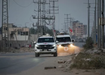 Israel concluye que restos entregados por Hamás no son de rehenes