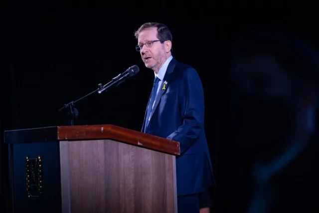 Herzog avala resolución ONU que prevé fuerza internacional en Gaza