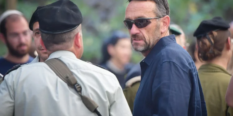 El exjefe del Estado Mayor de las FDI, Herzi Halevi, en el funeral del sargento de Estado Mayor Oz Daniel, en el cementerio militar de Kfar Saba, 6 de noviembre de 2025 (Avshalom Sassoni/Flash90)