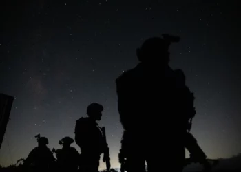 Tropas de las Fuerzas de Defensa de Israel (FDI) operan en el sur de Siria, en una fotografía autorizada para su publicación el 29 de agosto de 2025. (Fuerzas de Defensa de Israel)