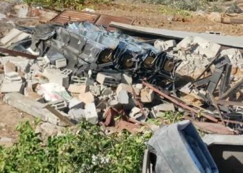 Un lanzacohetes encontrado por tropas de las FDI durante operaciones en la Franja de Gaza, en una fotografía distribuida el 20 de noviembre de 2025. (Fuerzas de Defensa de Israel)