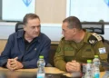 El ministro de Defensa, Israel Katz (izquierda), y el jefe del Estado Mayor de las Fuerzas de Defensa de Israel, Eyal Zamir, junio de 2025. (Ariel Harmoni / Ministerio de Defensa)