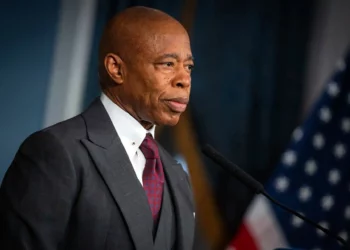 Alcalde saliente de NY: lucharé contra el antisemitismo con criptomonedas