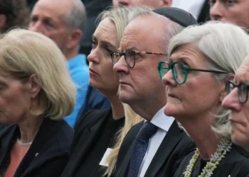 Albanese: “Lamento lo que han vivido la comunidad judía y nuestra nación en su conjunto”