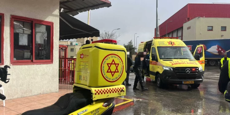 Policía herido en atropello cerca de Jerusalén: conductor fugitivo