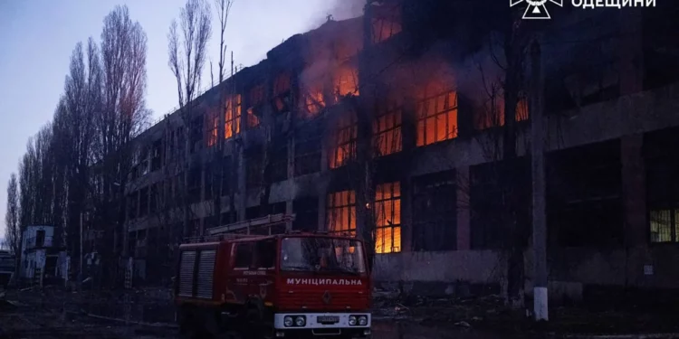 Gran ataque ruso contra la red eléctrica ucraniana deja a miles sin electricidad