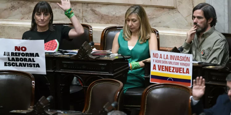 Legisladores de izquierda en Argentina juran lealtad a “Palestina libre”