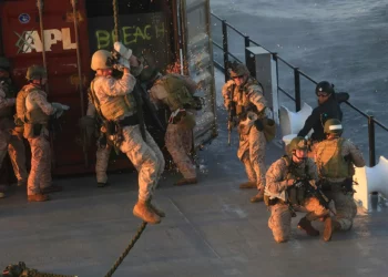 Fuerzas de EE. UU. incautan carga china vinculada al programa de misiles de Irán