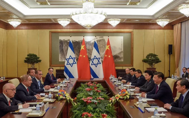 China rechaza contactos de Israel con Taiwán tras visita secreta de Wu