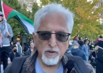 Exigen dimisión del alcalde de California por difundir conspiración antisemita sobre Bondi Beach