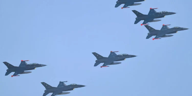 Los primeros cazas F-16 de la Fuerza Aérea Argentina. Foto: Ministerio de Defensa argentino