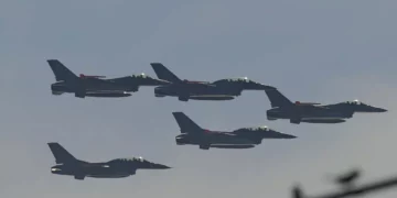 Los primeros cazas F-16 de la Fuerza Aérea Argentina. Foto: Ministerio de Defensa argentino